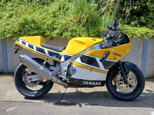 1987: Yamaha FZR 1000