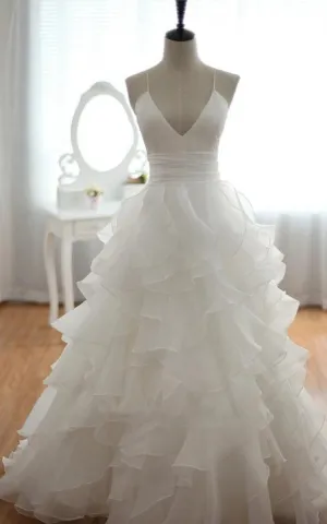 Chiffon Stunning Wedding Dress New Arrival with Train