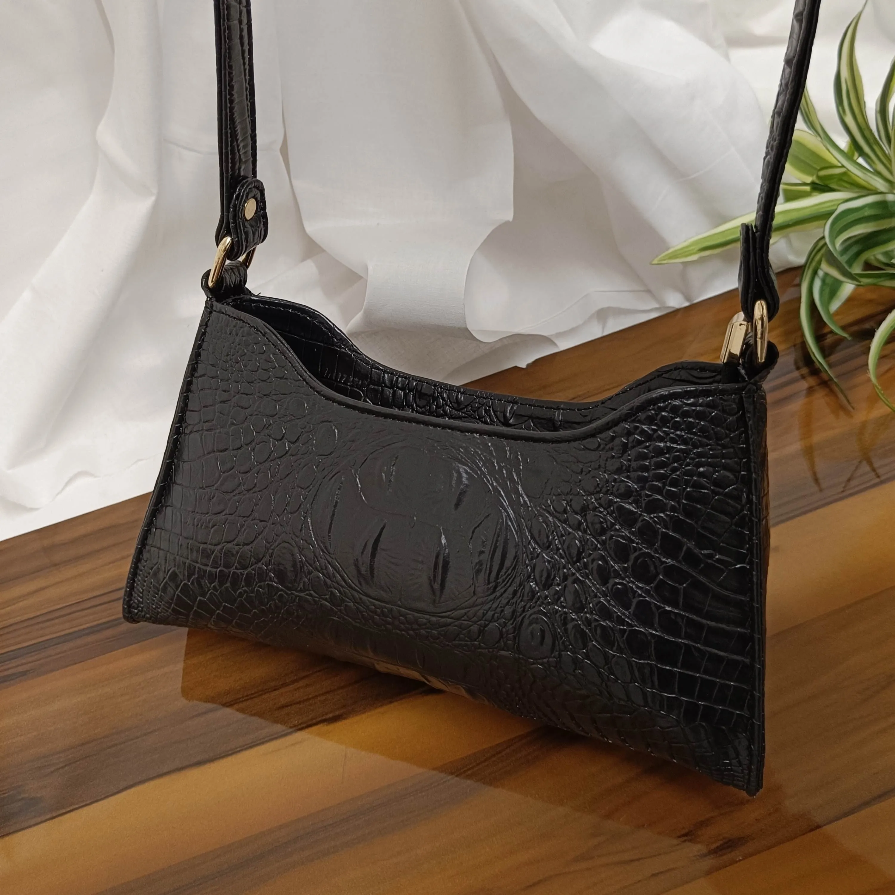 Croco Pattern Shoulder Bag