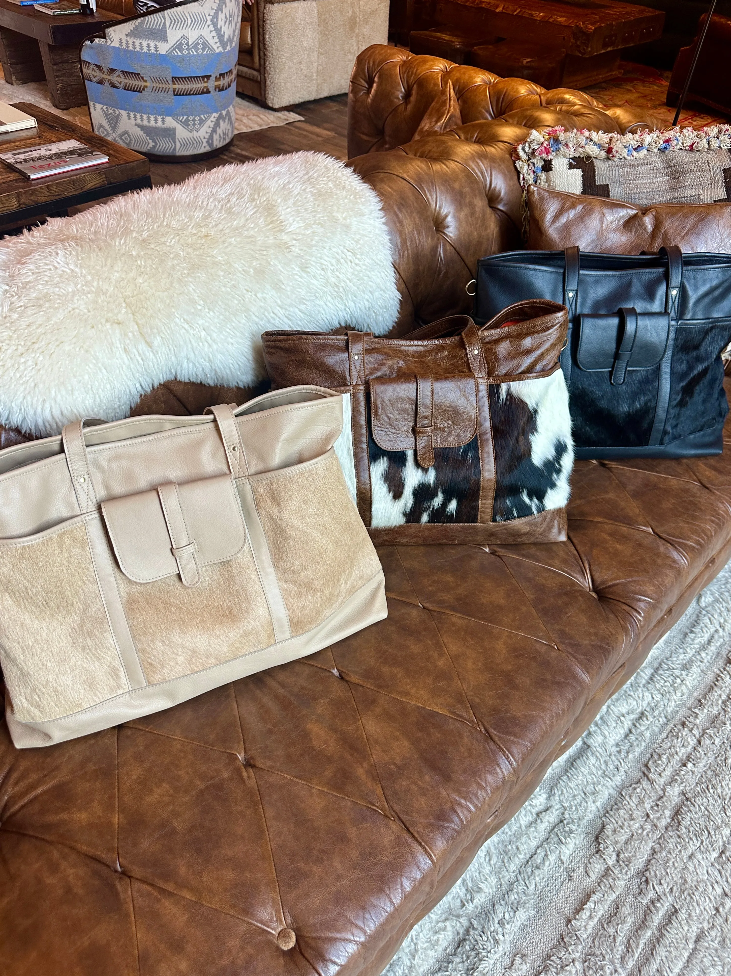 EXCLUSIVE!! Leather and Cowhide Travel Bag in Black