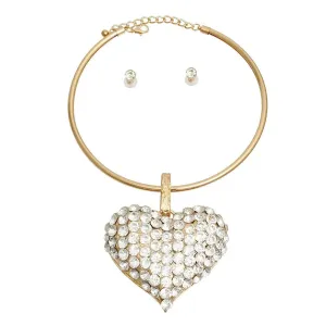 Extra Stunning: Gold-tone Necklace with Rhinestone Heart Set