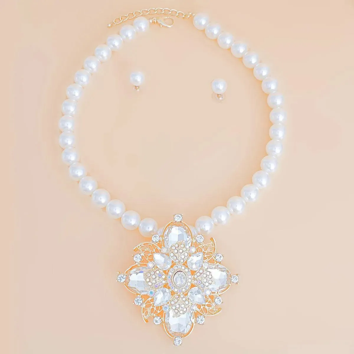 Get Noticed: Stunning Filigree Flower Cream Necklace Set