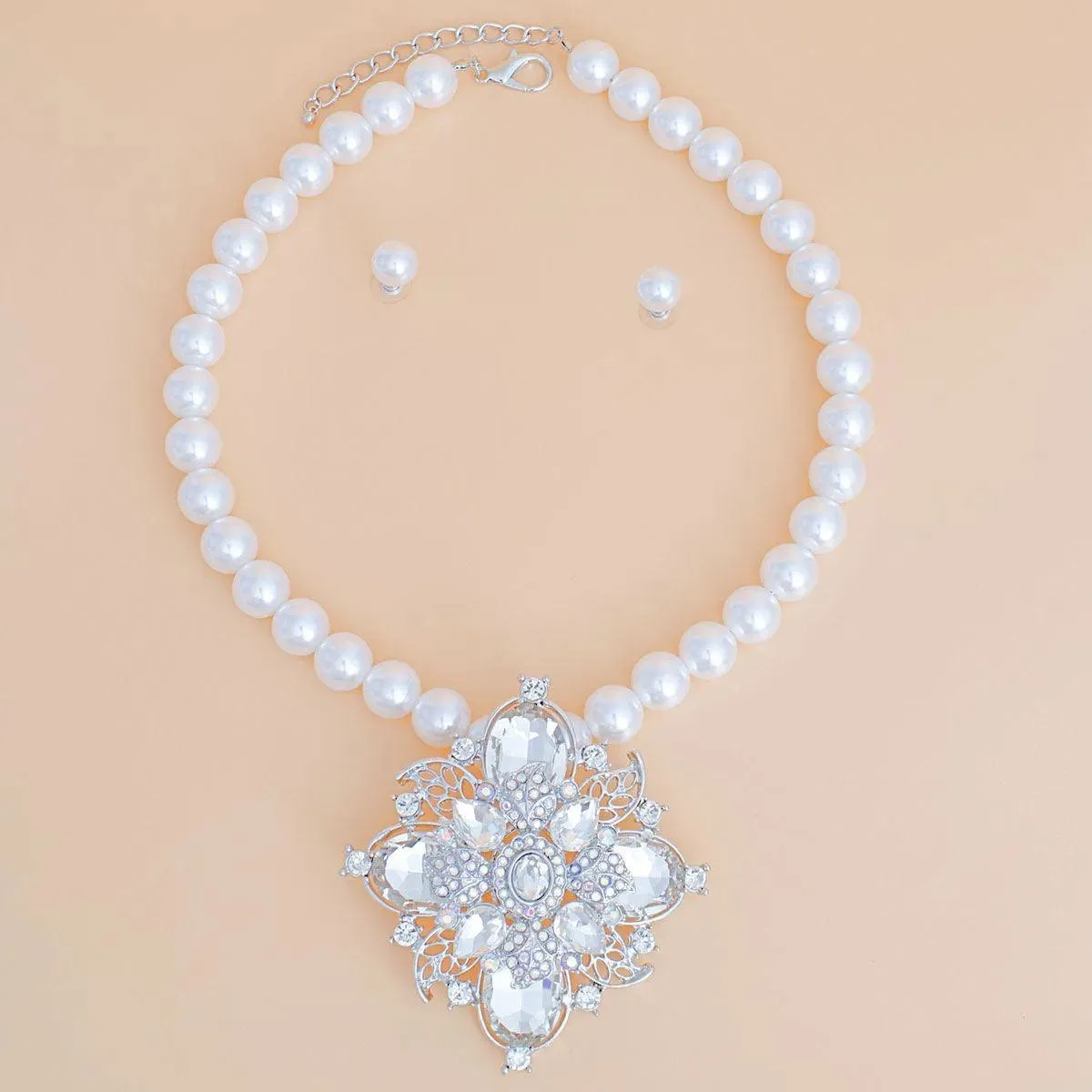 Get Noticed: Stunning Filigree Flower White Necklace Set