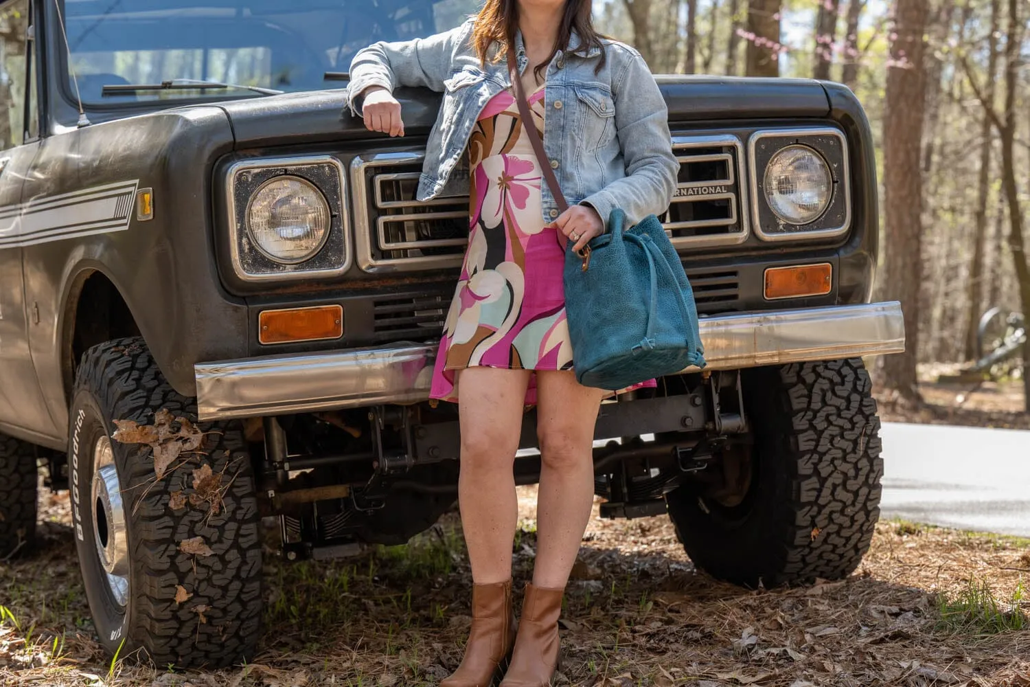 LEATHER BUCKET BAG - LARGE - COBALT BISON