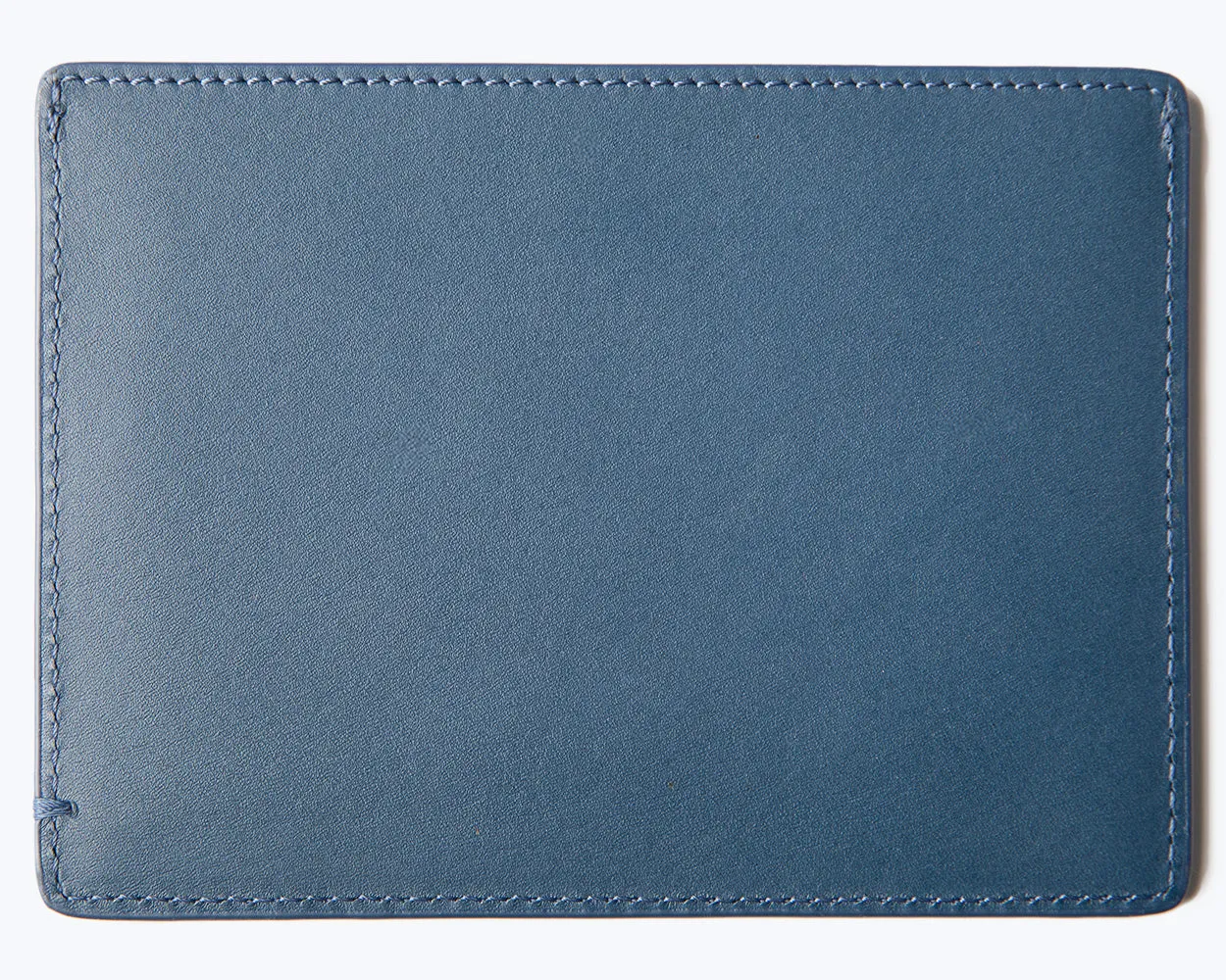 LEATHER PASSPORT HOLDER - THE ESSENTIAL COLLECTION