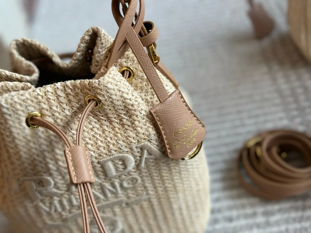 PD281 Crochet and Leather mini-bucket Bag / 7.6x6.8x3.9inch