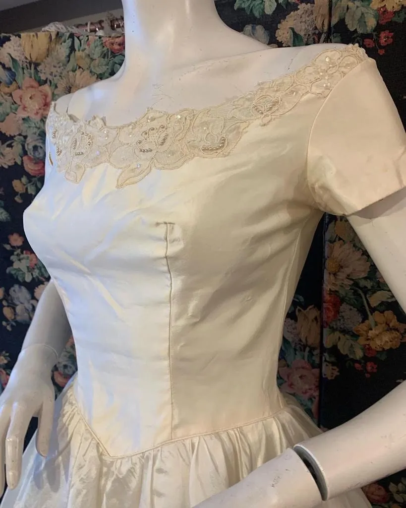 Stunning early 60's button back wedding dress