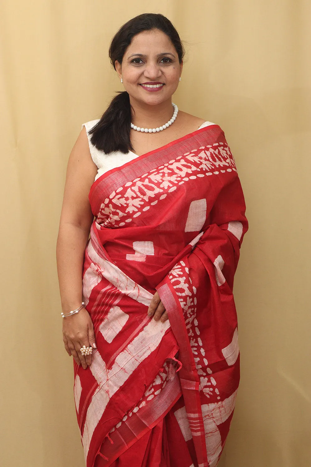 Stunning Red Bhagalpur Linen Saree - Elegant and Timeless