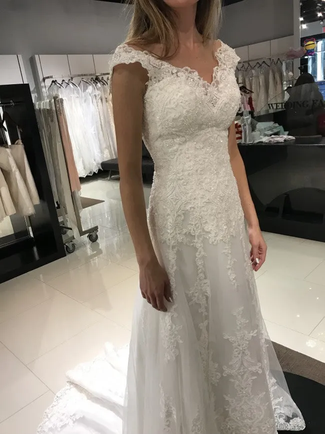 Stunning Sleeveless V Neck Sweep Train Lace Wedding Dresses