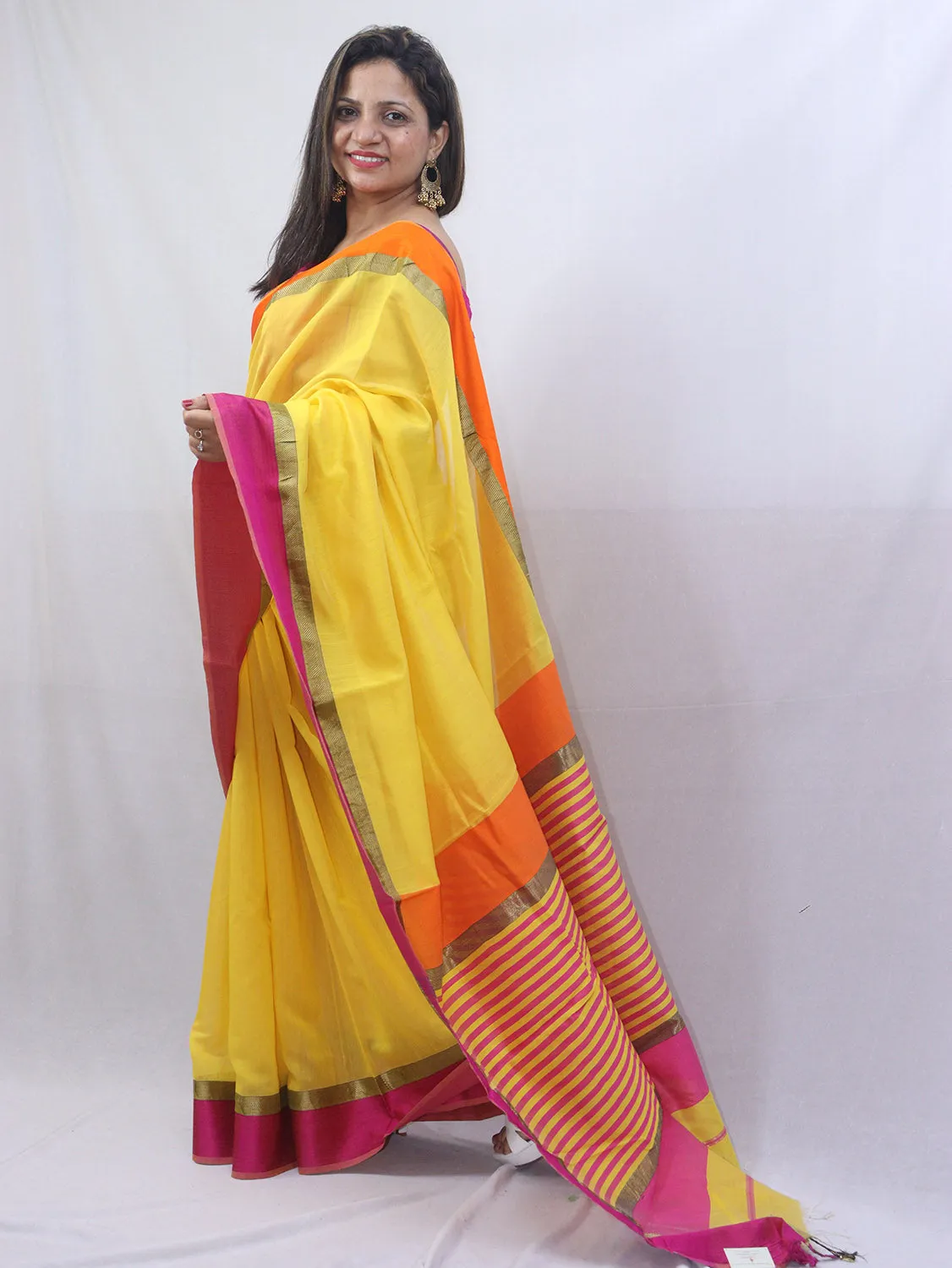 Stunning Yellow Maheshwari Silk Cotton Saree - Handloom Woven Beauty