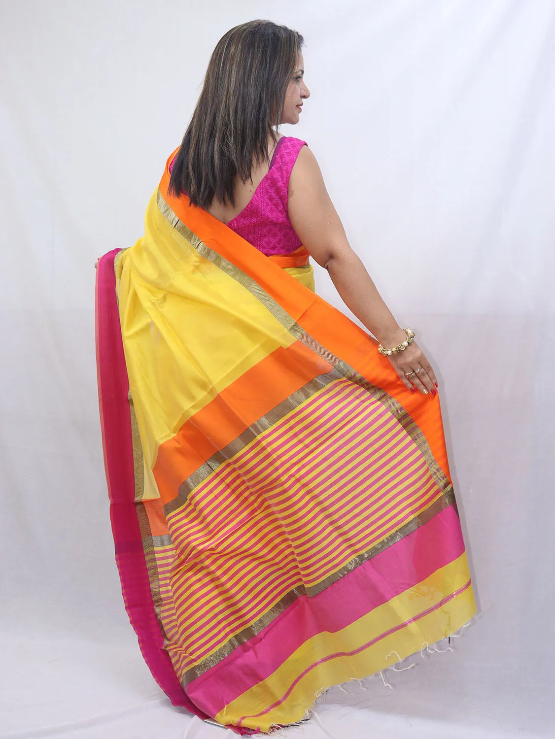 Stunning Yellow Maheshwari Silk Cotton Saree - Handloom Woven Beauty