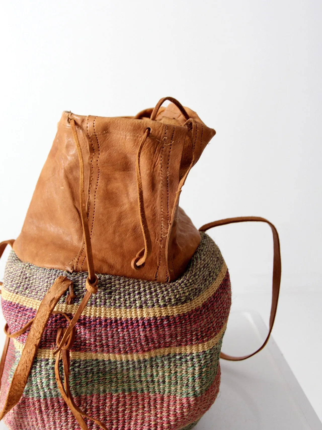 vintage sisal shoulder bag with leather closure